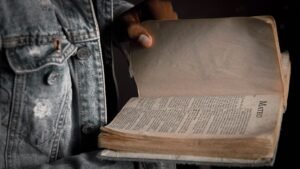 Scripture in Sketch: The Art of Meditative Bible Verse Drawing