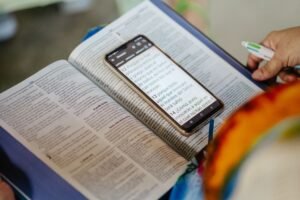 Digital Devotion: Finding God in Your Daily Screen Time